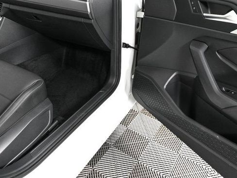 Used 2021 Volkswagen Jetta SE image 23