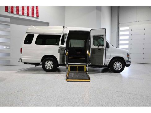Used 2012 Ford E-350 and Econoline 350 XLT image 17