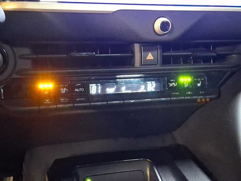 Used 2024 Toyota Crown Limited image 17