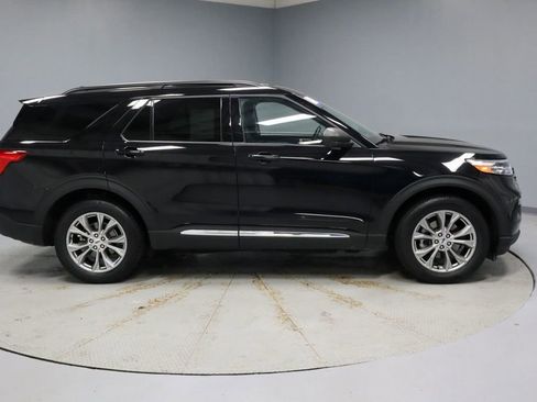 Certified 2022 Ford Explorer XLT w/ Equipment Group 202A AWD/4WD image 13