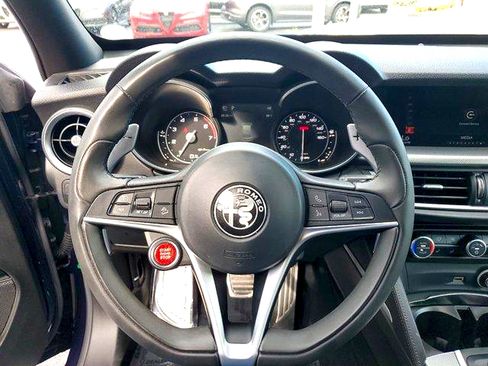 Used 2018 Alfa Romeo Stelvio Ti Sport AWD/4WD image 21