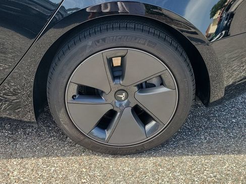 Used 2023 Tesla Model 3 Standard Range RWD image 5