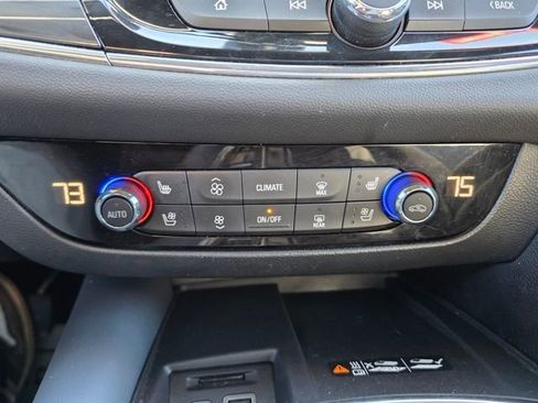 Used 2023 Buick Enclave Premium image 15