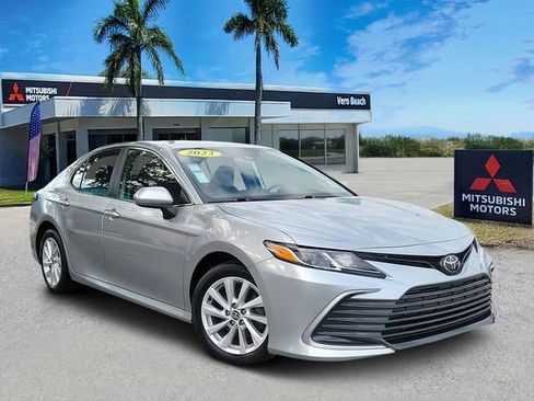 Used 2023 Toyota Camry LE image 1