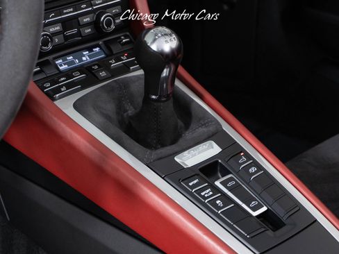 Used 2016 Porsche Boxster Spyder image 22