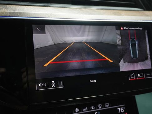 Used 2019 Audi e-tron Prestige w/ Prestige Package AWD/4WD image 27