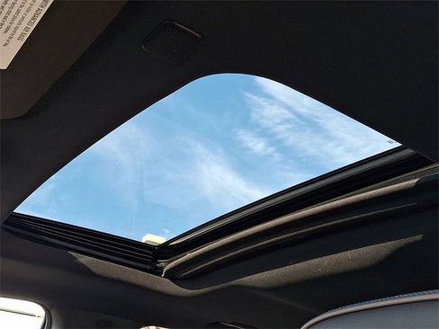 Certified 2024 GMC Canyon Denali image 19