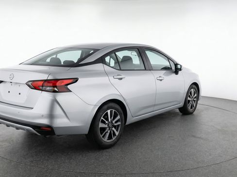 Used 2025 Nissan Versa SV FWD image 9