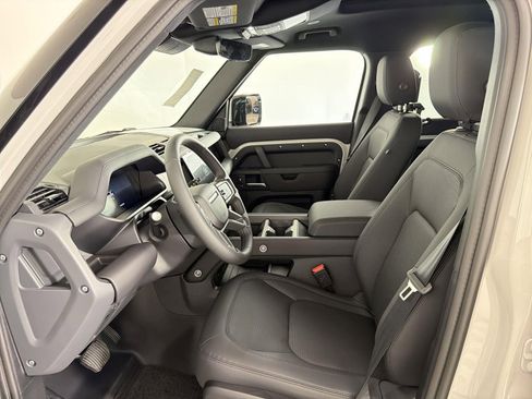 New 2026 Land Rover Defender 110 X-Dynamic SE image 22