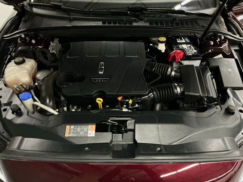 Used 2019 Lincoln Continental Reserve image 32