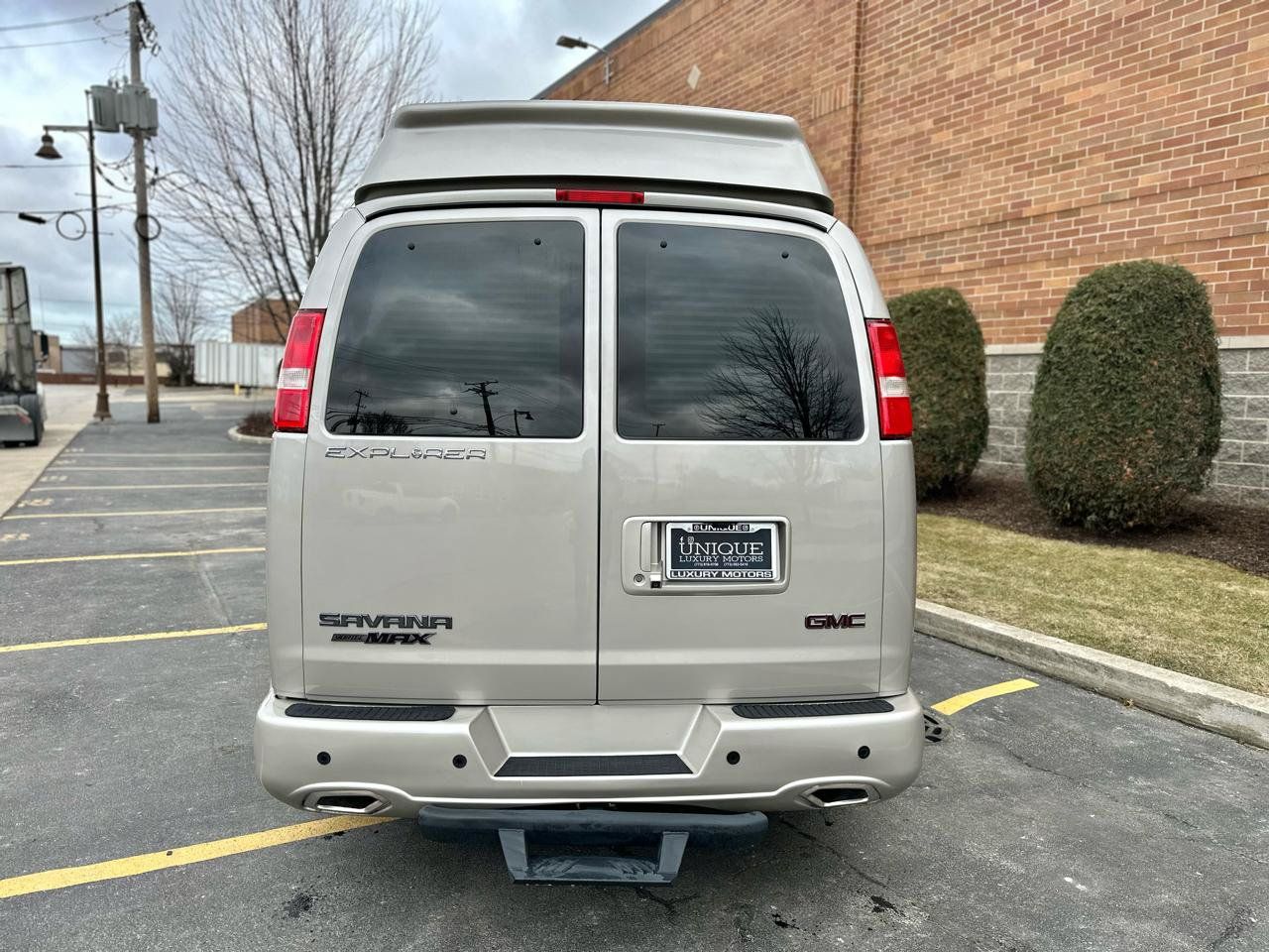 Used 2023 GMC Savana 2500 RWD image 15