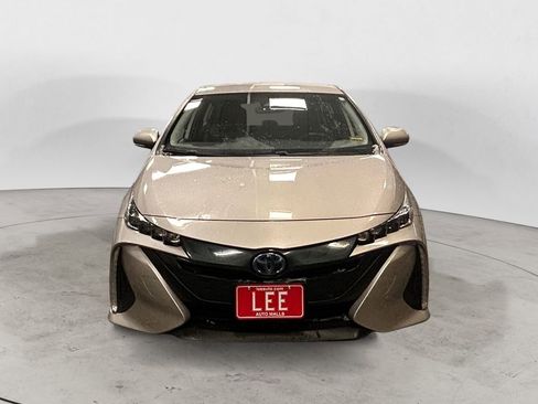 Used 2021 Toyota Prius Prime XLE image 8