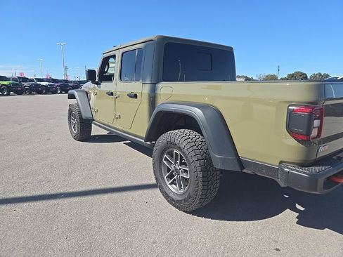 Used 2025 Jeep Gladiator Mojave image 9
