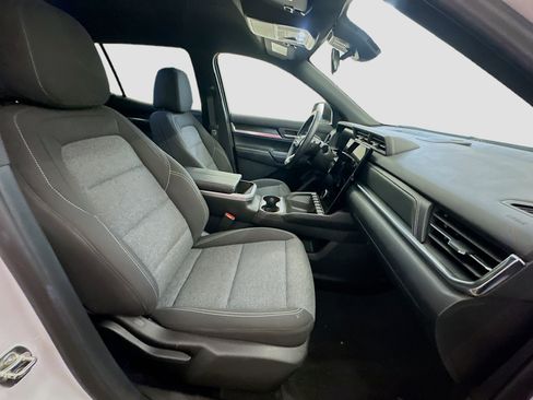 Used 2025 GMC Terrain Elevation image 32