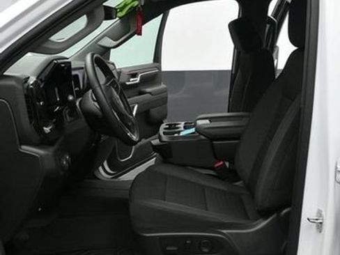 Used 2023 Chevrolet Silverado 1500 LT Trail Boss w/ Protection Package AWD/4WD image 9
