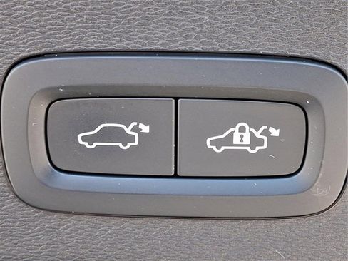 Certified 2023 Volvo C40 P8 Recharge Plus w/ Climate Package image 27