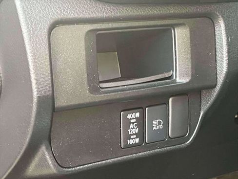 Used 2019 Toyota Tacoma TRD Sport image 17