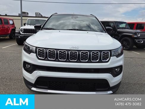 Used 2025 Jeep Compass Limited AWD/4WD image 2