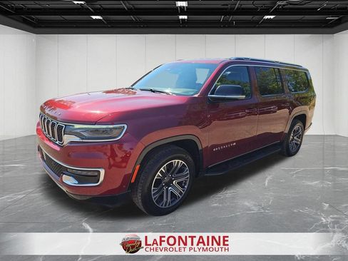 Used 2024 Jeep Wagoneer L Series II w/ Flexible Seating Group AWD/4WD image 1