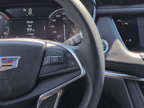New 2025 Cadillac XT5 Luxury image 16