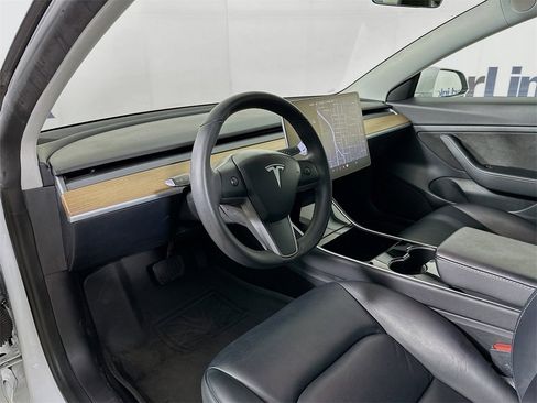 Used 2020 Tesla Model 3 Standard Range image 10