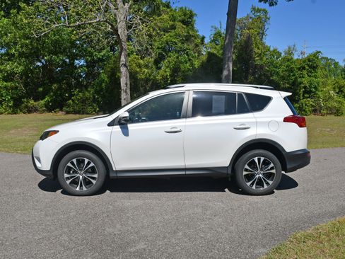 Used 2015 Toyota RAV4 Limited image 2