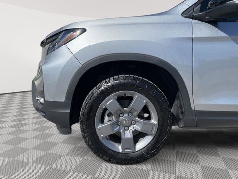 Used 2025 Honda Ridgeline TrailSport image 11