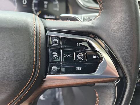 Used 2023 Jeep Grand Cherokee L Summit w/ Advanced Protech Group IV AWD/4WD image 20