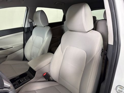 Used 2019 Hyundai Tucson Value FWD image 11