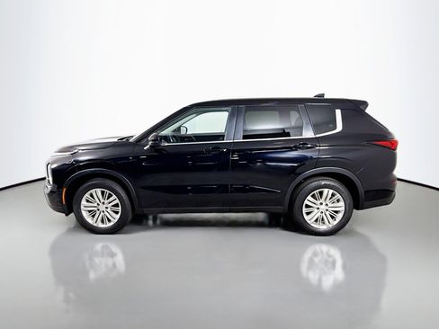 Used 2023 Mitsubishi Outlander ES image 6