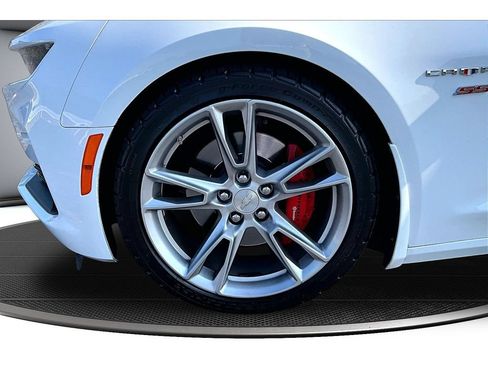 Used 2020 Chevrolet Camaro SS RWD image 45