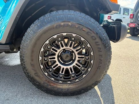 Used 2020 Jeep Wrangler Unlimited Sahara AWD/4WD image 14