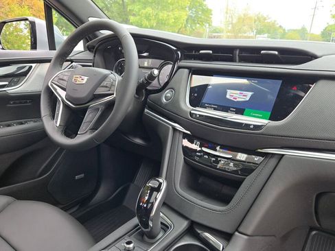 New 2025 Cadillac XT5 Premium Luxury w/ LPO, Floor Liner Package FWD image 7