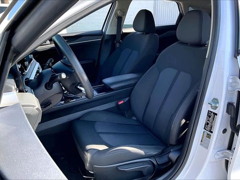 Used 2022 Kia K5 LX image 7