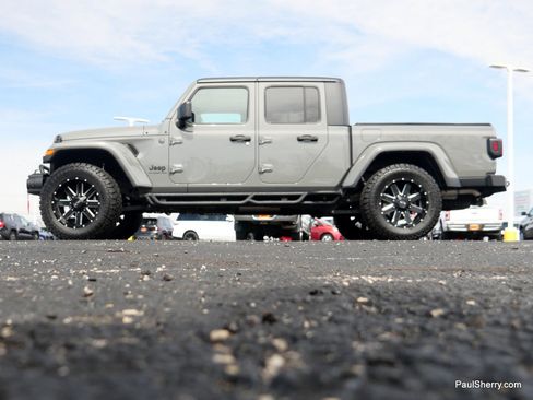 Used 2022 Jeep Gladiator Sport image 19