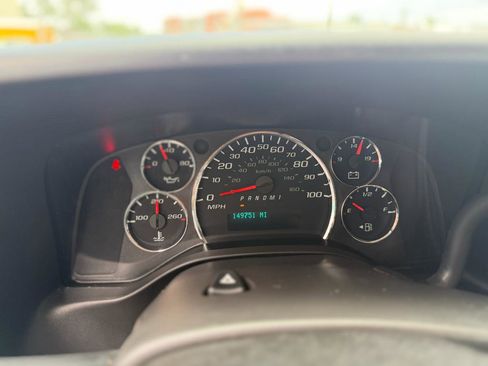 Used 2019 Chevrolet Express 2500 Extended w/ Driver Convenience Package RWD image 24