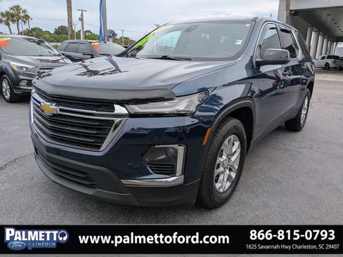 Used 2023 Chevrolet Traverse LS FWD image 8