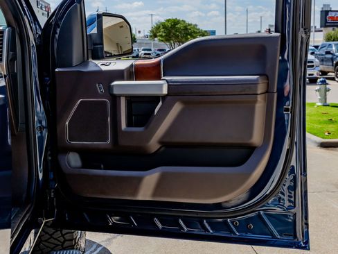 Used 2019 Ford F150 King Ranch w/ Equipment Group 601A Luxury AWD/4WD image 38