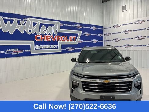 Used 2026 Chevrolet Traverse LT image 8