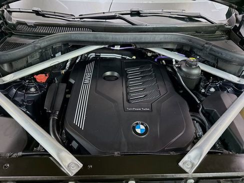Used 2021 BMW X5 xDrive40i w/ M Sport Package image 31