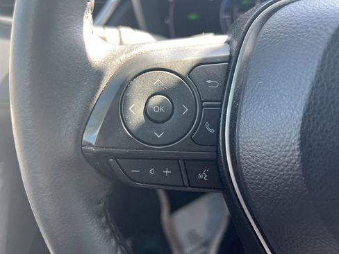 Used 2024 Toyota Corolla Cross XSE w/ Convenience Package image 19