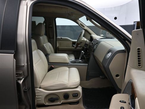 Used 2004 Ford F150 Lariat image 9