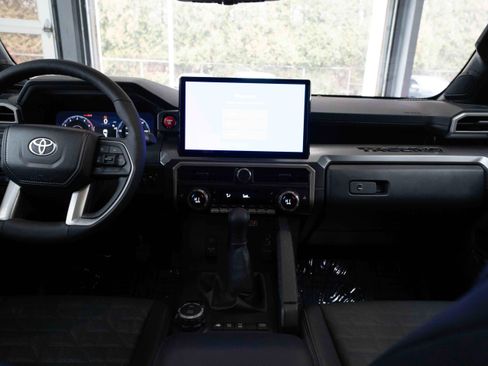 Certified 2025 Toyota Tacoma TRD Off-Road w/ TRD Off Road Premium Package image 20