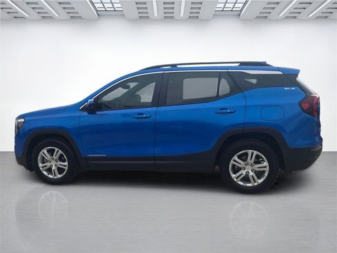 Used 2024 GMC Terrain SLE w/ Driver Convenience Package image 6