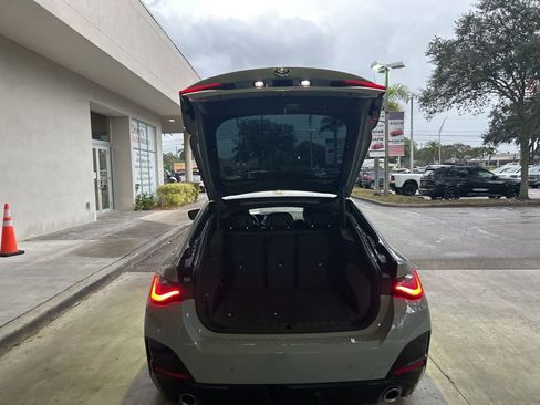 Used 2025 BMW i4 eDrive40 image 31