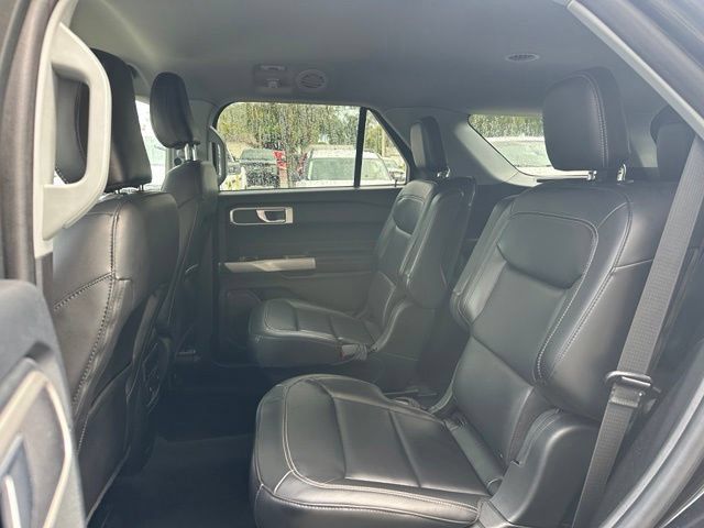 Used 2023 Ford Explorer XLT w/ Equipment Group 202A RWD image 13