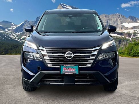 Used 2025 Nissan Rogue SV AWD/4WD image 3