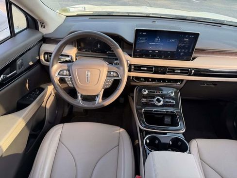 Used 2023 Lincoln Nautilus Reserve AWD/4WD image 15