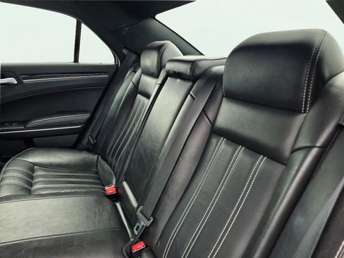 Used 2019 Chrysler 300 S RWD image 31