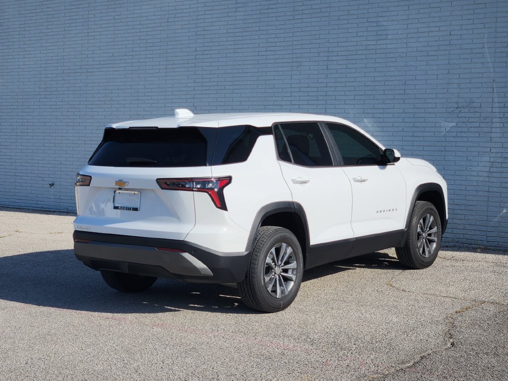 New 2027 Chevrolet Equinox LT FWD image 4